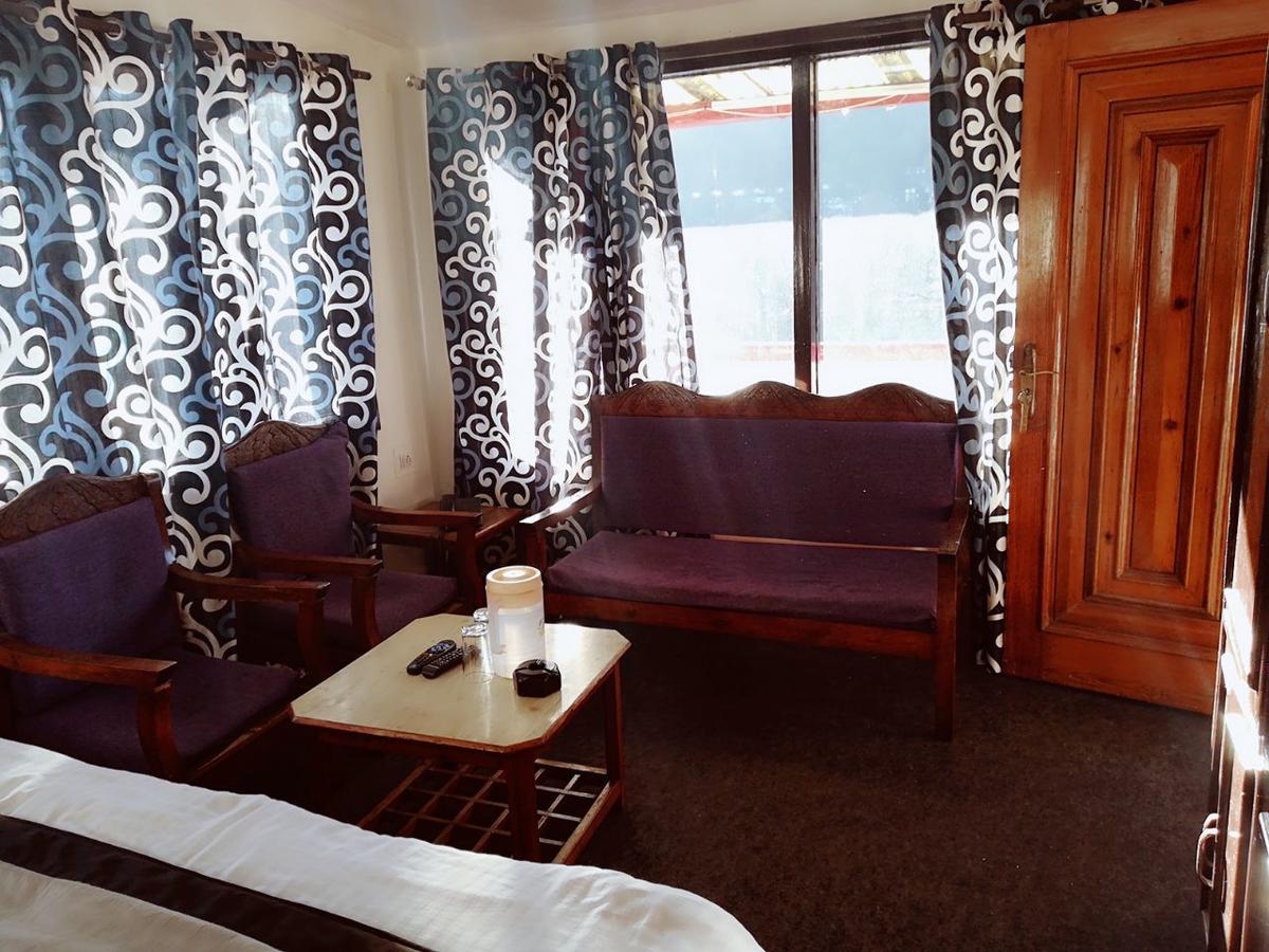 Goroomgo Luxury Stay Mall Road Nainital Zewnętrze zdjęcie